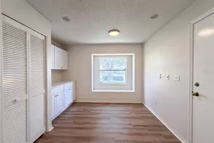 923 Oxford Park Dr, Sun City Center, FL 33573 - Photo 11