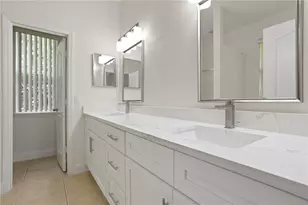 10402 Eastpark Lake Dr, Orlando, FL 32832 - Photo 19