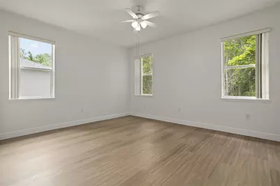 10402 Eastpark Lake Drive, Orlando, FL 32832 - Photo 17
