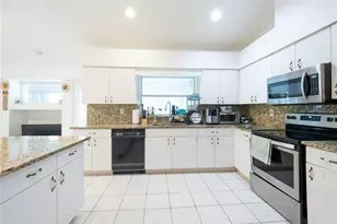 2125 Triumfo Cir, Kissimmee, FL 34744 - Photo 23