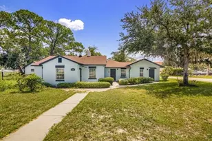604 N Sinclair Ave, Tavares, FL 32778 - Photo 1