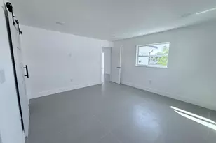 720 Capri Blvd, Saint Petersburg, FL 33706 - Photo 17