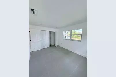 720 Capri Boulevard, Saint Petersburg, FL 33706 - Photo 11