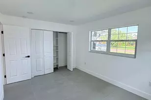 720 Capri Blvd, Saint Petersburg, FL 33706 - Photo 11