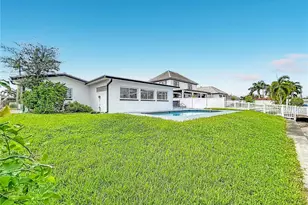 720 Capri Blvd, Saint Petersburg, FL 33706 - Photo 49