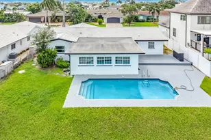 720 Capri Blvd, Saint Petersburg, FL 33706 - Photo 55