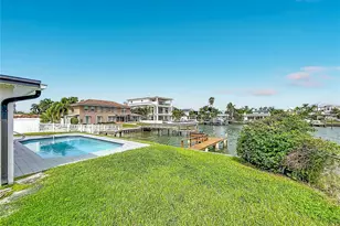 720 Capri Blvd, Saint Petersburg, FL 33706 - Photo 47