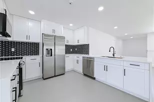 720 Capri Blvd, Saint Petersburg, FL 33706 - Photo 11