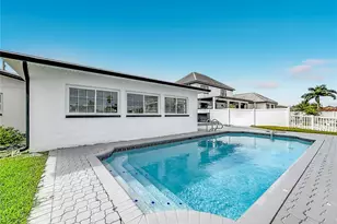 720 Capri Blvd, Saint Petersburg, FL 33706 - Photo 45
