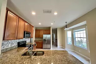 10429 Kristen Park Dr, Orlando, FL 32832 - Photo 5