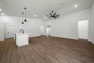 10153 Lynnhaven Rd, Spring Hill, FL 34608 - Photo 15