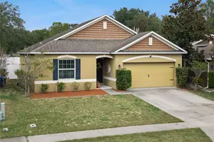 2541 Martins Run, Tavares, FL 32778 - Photo 1
