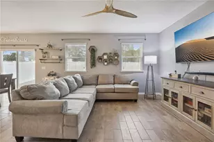 2541 Martins Run, Tavares, FL 32778 - Photo 15