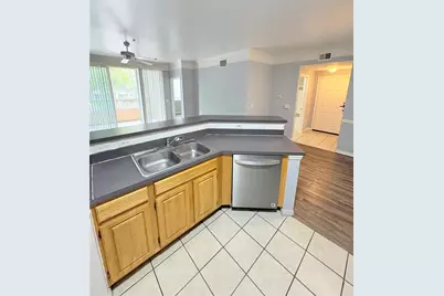 6412 Queens Borough Avenue #207, Orlando, FL 32835 - Photo 9