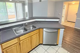 6412 Queens Borough Ave, Orlando, FL 32835 - Photo 9