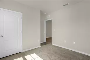 285 Summershore Dr, Auburndale, FL 33823 - Photo 5