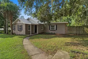 205 E Fountain St, Fruitland Park, FL 34731 - Photo 1