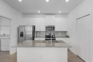 2563 Relaxing Ln, Kissimmee, FL 34744 - Photo 5