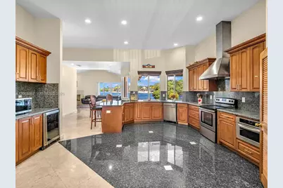 2710 Walkers Way, Weston, FL 33331 - Photo 13