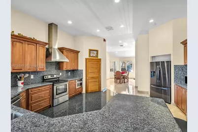 2710 Walkers Way, Weston, FL 33331 - Photo 21