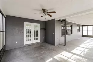 11322 Wolf Ct, Port Richey, FL 34668 - Photo 9