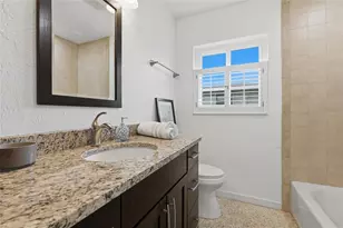 412 W Shade Dr, Venice, FL 34293 - Photo 13
