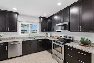 412 W Shade Dr, Venice, FL 34293 - Photo 7