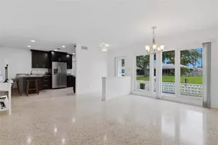 412 W Shade Dr, Venice, FL 34293 - Photo 5