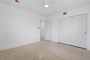 412 W Shade Dr, Venice, FL 34293 - Photo 15