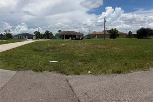 2829 NE 5th Ave, Cape Coral, FL 33909 - Photo 1