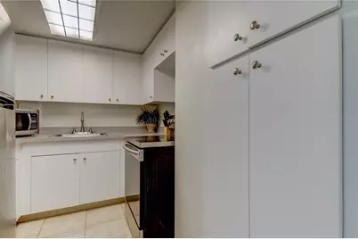 880 Mandalay Avenue #604, Clearwater Beach, FL 33767 - Photo 5