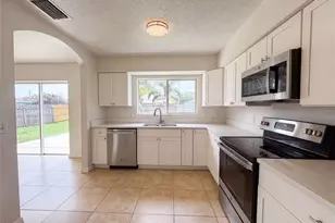 13236 Pike Lake Dr, Riverview, FL 33579 - Photo 3