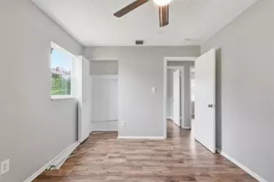 2151 S Ivey Ln, Orlando, FL 32811 - Photo 21