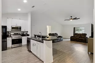 1041 Brooks Wy, Winter Haven, FL 33880 - Photo 3