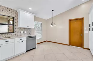 2805 Lake Tohopekaliga Blvd, Kissimmee, FL 34746 - Photo 5