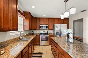 1922 Matthew Ct, Lakeland, FL 33813 - Photo 3