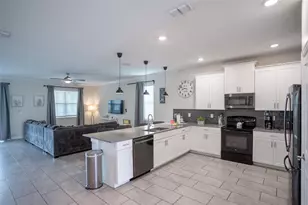2746 Oxymoron Wy, Kissimmee, FL 34746 - Photo 5