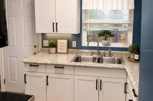 6160 Strawflower Pl, Jacksonville, FL 32209 - Photo 5