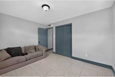 5005 Stolls Avenue, Tampa, FL 33615 - Photo 9