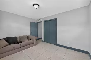 5005 Stolls Ave, Tampa, FL 33615 - Photo 9
