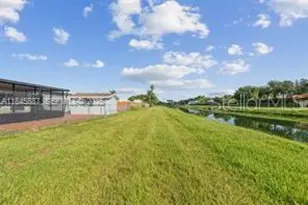 10471 SW 141 St, Miami, FL 33176 - Photo 11