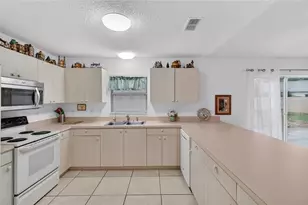 1630 Tampico Pl, Lady Lake, FL 32159 - Photo 19