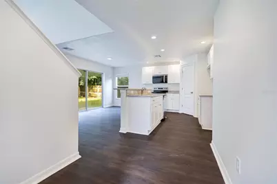 7415 Oxford Garden Circle, Apollo Beach, FL 33572 - Photo 9