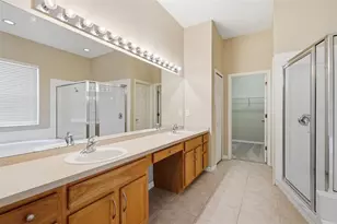 30718 Pumpkin Ridge Dr, Wesley Chapel, FL 33543 - Photo 27