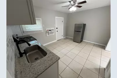 127 1/2 W Palmetto Avenue, Deland, FL 32720 - Photo 9