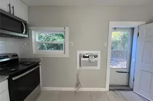 127 1/2 W Palmetto Ave, Deland, FL 32720 - Photo 3