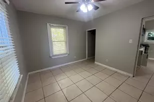 127 1/2 W Palmetto Ave, Deland, FL 32720 - Photo 7