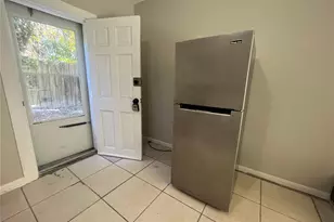 127 1/2 W Palmetto Ave, Deland, FL 32720 - Photo 5