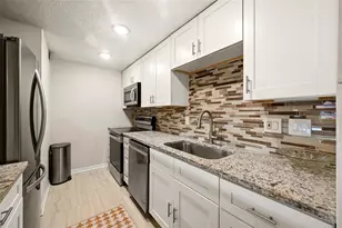 5195 Vineland Rd, Orlando, FL 32811 - Photo 19