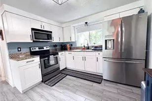 9616 Pineridge Ave, Riverview, FL 33578 - Photo 9